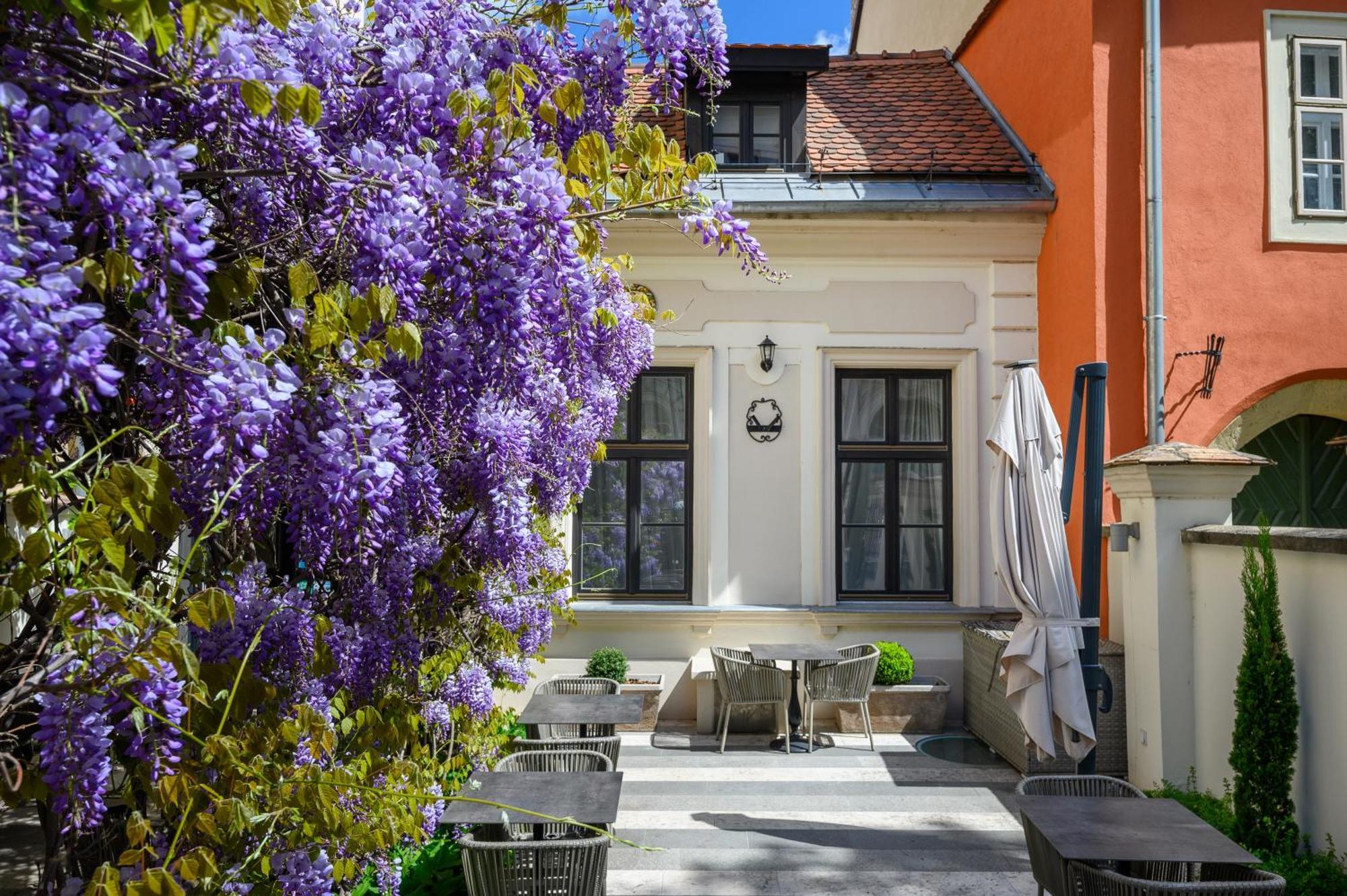 Maison Bistro&Hotel Budapest Extérieur photo